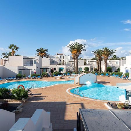 Homeforguest Apartamento 13 Con Terraza Y Piscina En Коралео Екстериор снимка