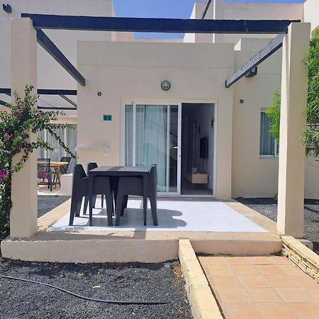 Homeforguest Apartamento 13 Con Terraza Y Piscina En Коралео Екстериор снимка