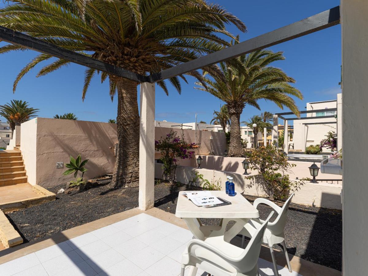 Homeforguest Apartamento 13 Con Terraza Y Piscina En Коралео Екстериор снимка