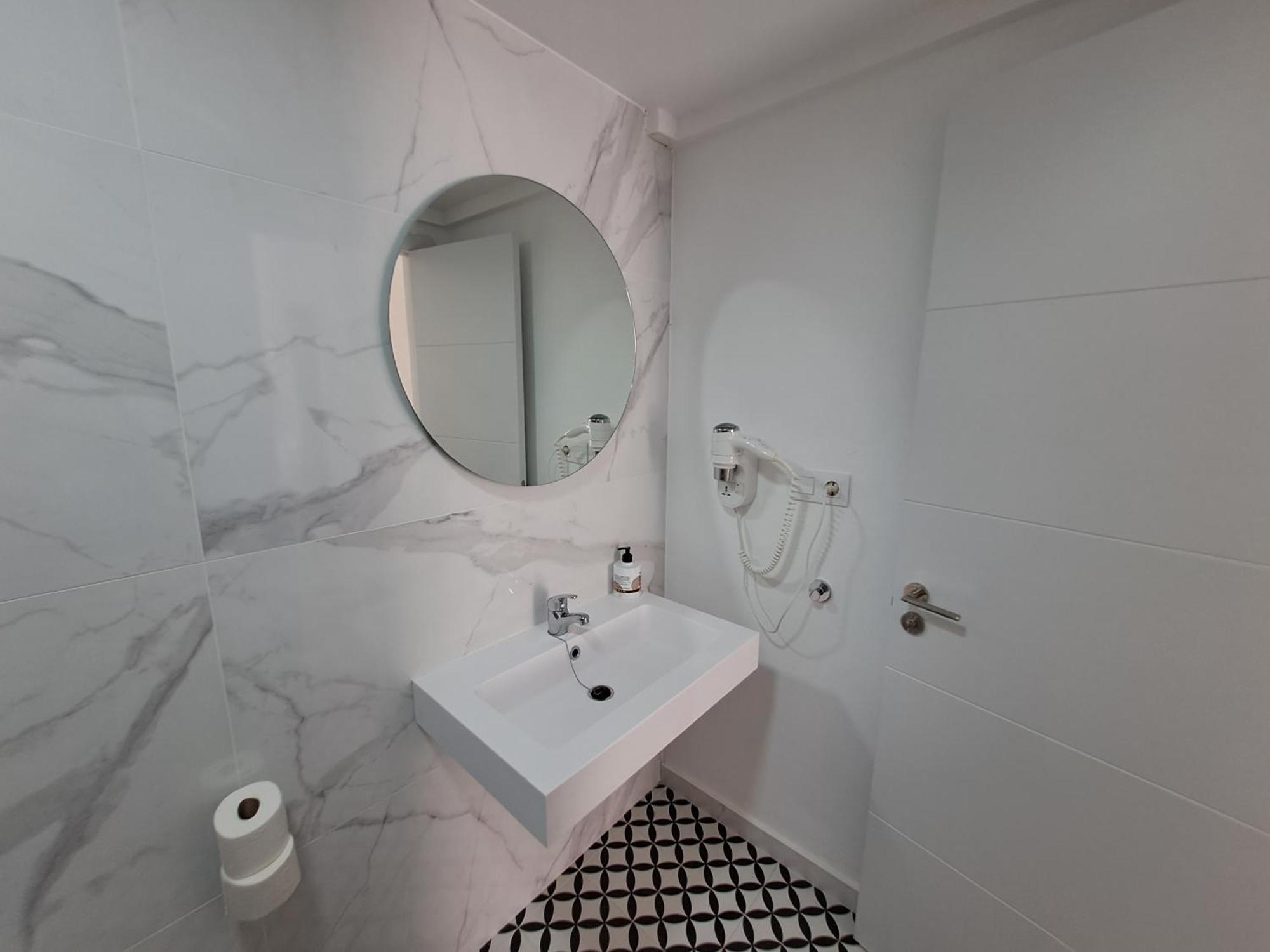 Homeforguest Apartamento 13 Con Terraza Y Piscina En Коралео Екстериор снимка