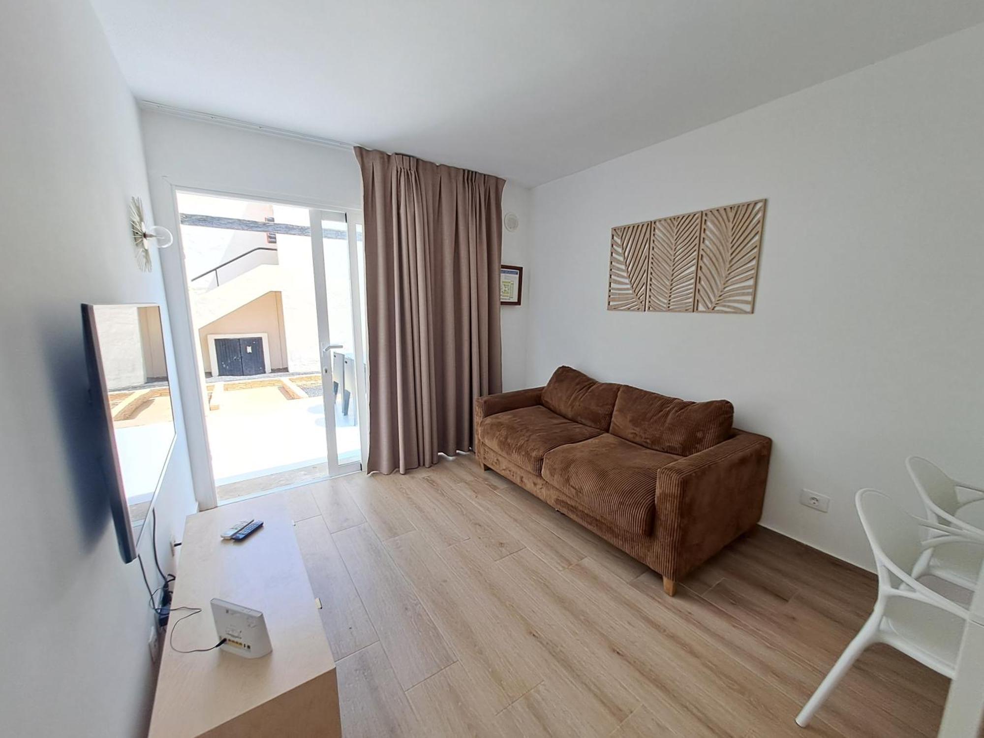 Homeforguest Apartamento 13 Con Terraza Y Piscina En Коралео Екстериор снимка