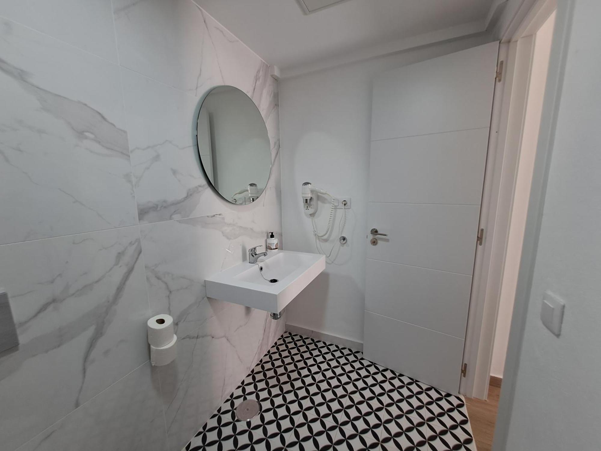 Homeforguest Apartamento 13 Con Terraza Y Piscina En Коралео Екстериор снимка